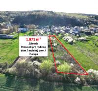 Gardens in Gemer with a 1,871 m² plot suitable for a family or mobile home.