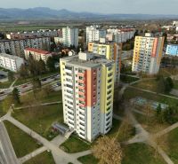A view of 3-room apartments on Hurbanova Street in Dubnica nad Váhom and its surroundings.