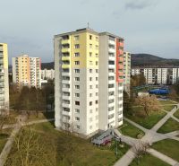 An apartment building on Hurbanova Street in Dubnica nad Váhom with 3-room apartments surrounded by greenery.