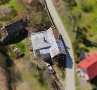 A top view of a family house in Petrovce with a garden and an adjacent shed.