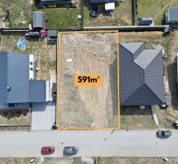 Plots - housing in Malý Slavkov, rectangular plot of 591 m² between family houses.