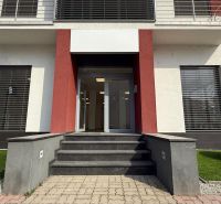 Entrance to the commercial space on J. Švermu Street in the city of Zvolen.
