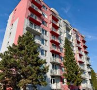 Apartment building on Robotnícka Street in Senica offering 3-bedroom apartments.
