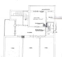 The floor plan of the family house includes a kitchen, rooms, a hallway, and a toilet on the upper floor.
