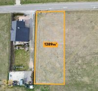 Plots - residential in Vlková with an area of 1289 m², next to the road and house.