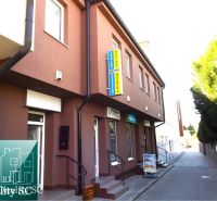 Family house on Mäsiarska Street in Senec with commercial premises on the ground floor.