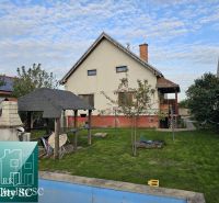 Family house in the village of Tureň on Tureň street with a pool and a grill in the garden.