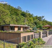 Modern wooden building in a natural setting, ideal for plots - living in Šiatorská Bukovinka.