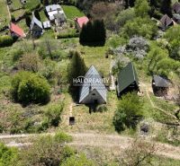 Cottage in Chyžné with a garden and surrounding greenery in a natural environment.