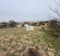 Land - housing in Rosina with a view of the surrounding countryside and houses.