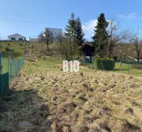 A plot of land in Radoľa suitable for living, with a view of the slope with houses.