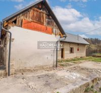 A family house in Stupno that requires renovation, with a courtyard and rural surroundings.