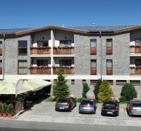 Recreational apartment in Demänová on Demänová, with parking and outdoor seating.