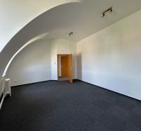 Room with arched ceilings, white walls, and dark carpet, Offices.