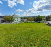 Greenery and family houses in Horná Ves suitable for residential plots.
