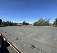 There is an antenna infrastructure located on the roof of commercial premises on Ľudovíta Štúra Street in Šahy.
