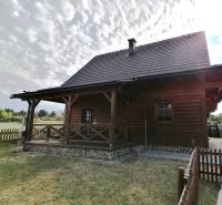 Drevená chata s verandou a záhradou na ulici Liptovský Trnovec, Liptovský Mikuláš.