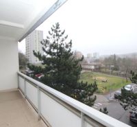 The balcony of a 3-room apartment on Levárska Street in Bratislava - Karlova Ves with a view of greenery.