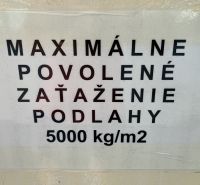 Maximum floor load capacity 5000 kg/m².