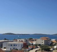 Sea view and islands from a 2-room apartment in Žaborić.