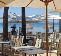 Relaxing outdoor seating in a Recreational Apartment in La Manga del Mar Menor by the beach.
