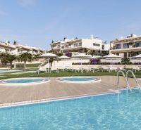 Apartments with pools and sunbeds in Torrevieja suitable for 2-bedroom apartments.