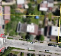 Aerial view of a plot by the road in Martin with an adjacent sidewalk.