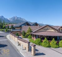 Restaurant and guesthouse in Nová Lesná with a view of the High Tatras.