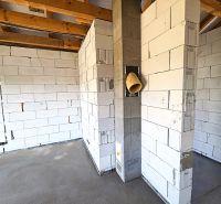 Construction of a family house in Čaňa with a view of unfinished interior walls and ceiling.