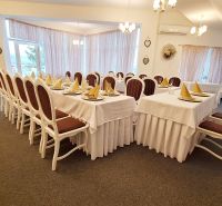 Stylish dining room in hotels and guesthouses with set tables and elegant decorations.