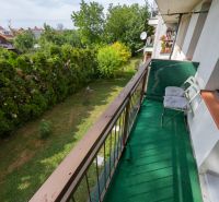 A balcony in a 2-room apartment on Orviský kút in Piešťany with a view of greenery.