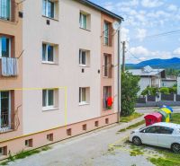 Apartment building on Dimitrov Street with parking, surroundings of a 2-room apartment in Handlová.