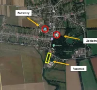 The map of Parchovany shows the layout of residential plots, a school, and a shop.