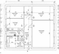The floor plan of the family house shows offices, a kitchenette, a storage room, and a bathroom.