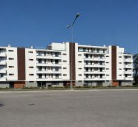 An apartment building on Kubániho Street in Zvolen offers new 3-room apartments.