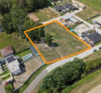 Plots - housing in Dunajský Klátov lined with greenery, ready for construction.