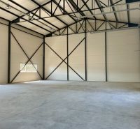 Space for warehouses and halls with high ceilings and windows, suitable on Cementárenská in Stupava.