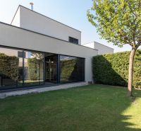 Garden and glass facade at a 4-room apartment in Cherry Orchard, Bratislava - Záhorská Bystrica.