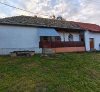 A family house on Prieloh Street in Dolná Strehová with an older roofing.