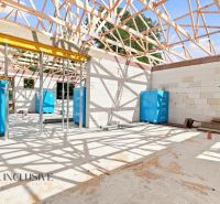 Construction of a family house in Marcelová with wooden structures and aerated concrete blocks.