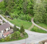 Greenery and residential houses in Turová, ideal for plots - living.