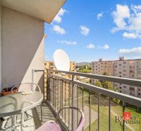 The balcony of a 3-room apartment on E. F. Scherera in Piešťany with a view of the apartment blocks.