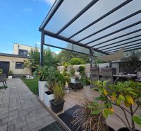 Garden with a terrace at a family house on Agátová Street in Kostolište.