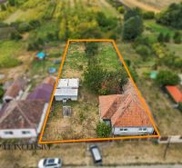 Aerial view of a family house in Bátorove Kosihy with a garden.