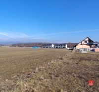 Plots - housing in Šarišské Michaľany with a view of uninhabited areas and houses.
