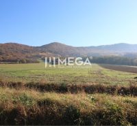 Autumn landscape near Jasenov, ideal for residential plots with a beautiful view.