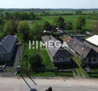 Aerial view of houses and gardens in Senne suitable for plots - housing.