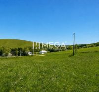 Green pastures in Víťazovce ideal for residential plots in a picturesque landscape.
