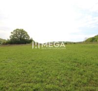 Spacious grassy plots for living in the natural environment of Vyšný Kazimír.