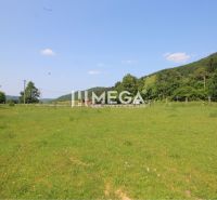 Greenery and hilly horizon ideal for residential plots in Ptičom.